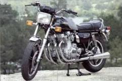 У «Ямахи XS1100» (1978 г.) при мощном четырехцилиндровом двигателе было слишком слабое шасси.